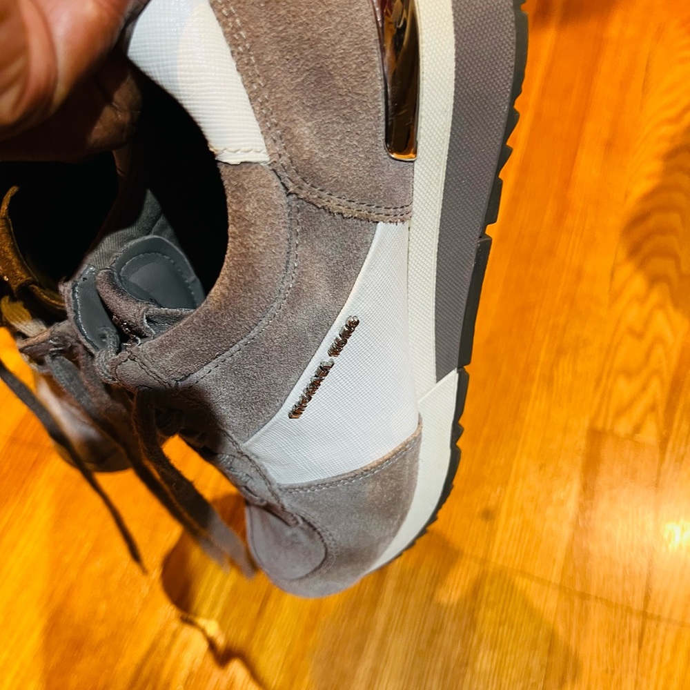 Sneakers - Picture 3 of 9